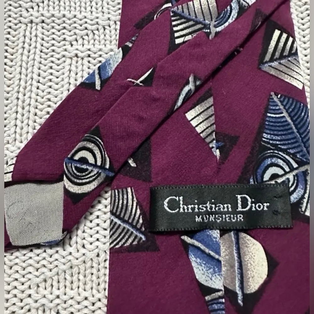Men’s Vintage Christian Dior 80s Maroon Abstract Print Silk Tie - Picture 13 of 13